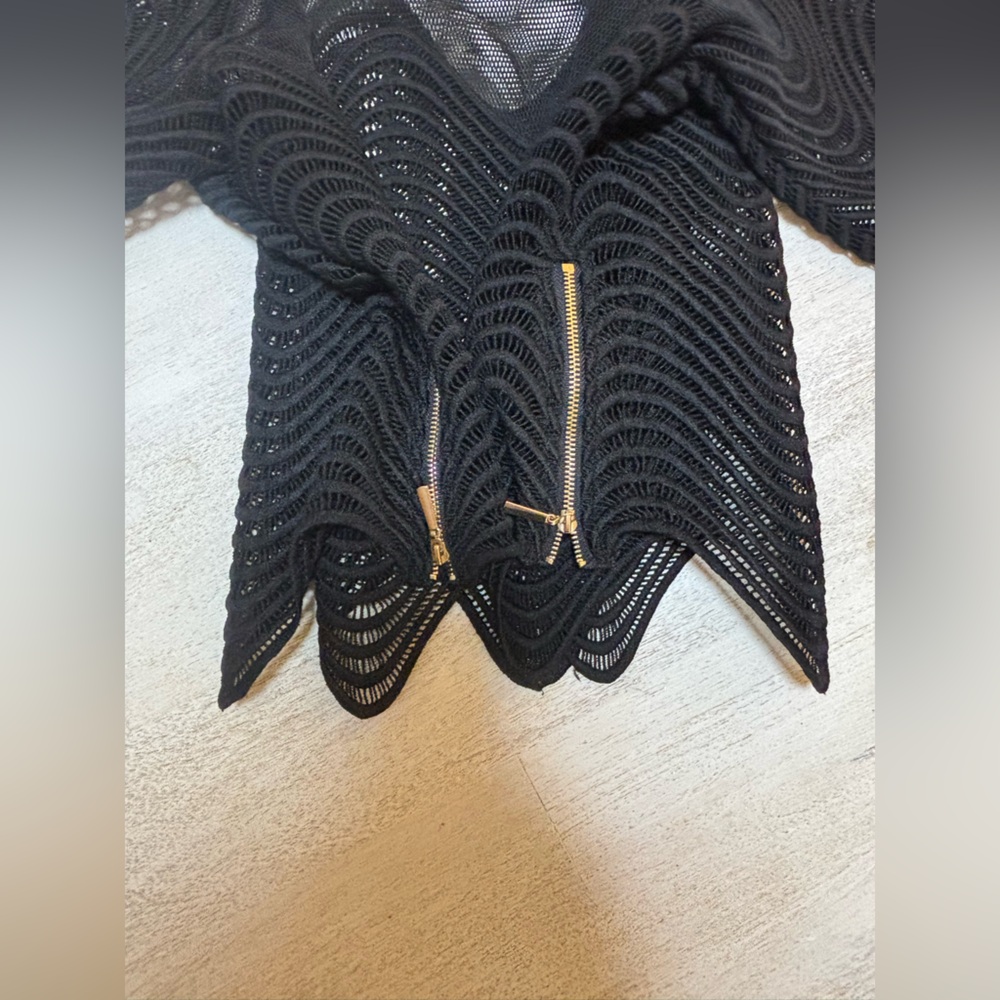 Gracia Black Sheer Lace Blouse - Picture 3 of 4